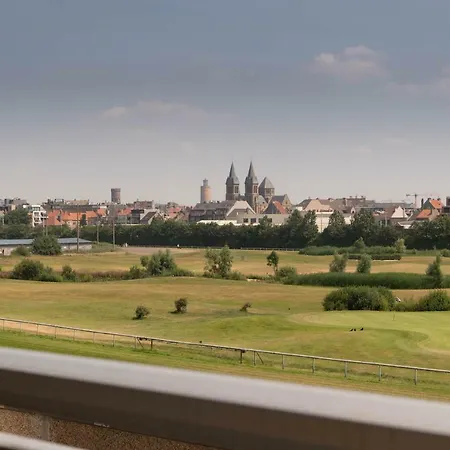 Between Waves * Ostende