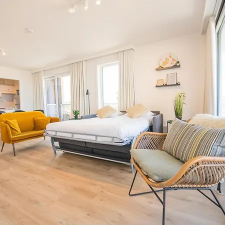 Between Waves Apartment *