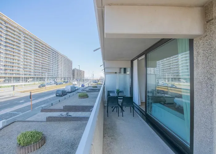 Between Waves Ostende