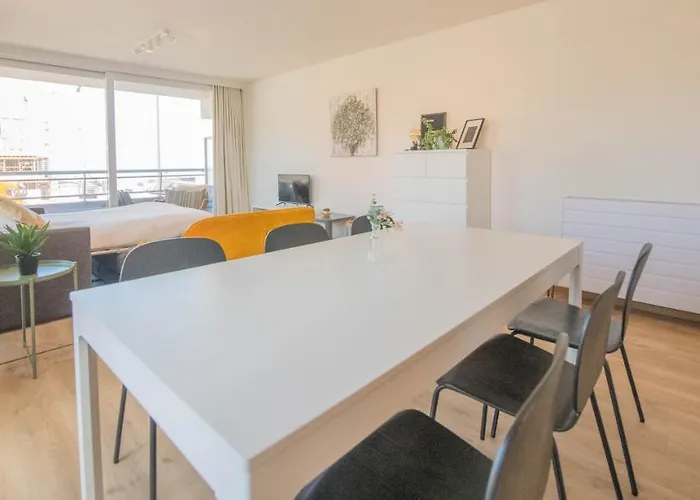 Between Waves Apartment