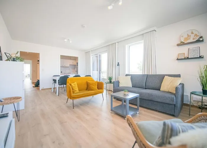 Between Waves Oostende